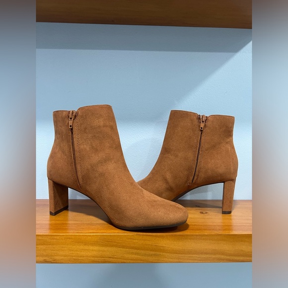 Alfani Shoes - ALFANI PAAM NWOT Cognac Brown Zip Up Round Toe Padded Insole Booties SIZE 6.5